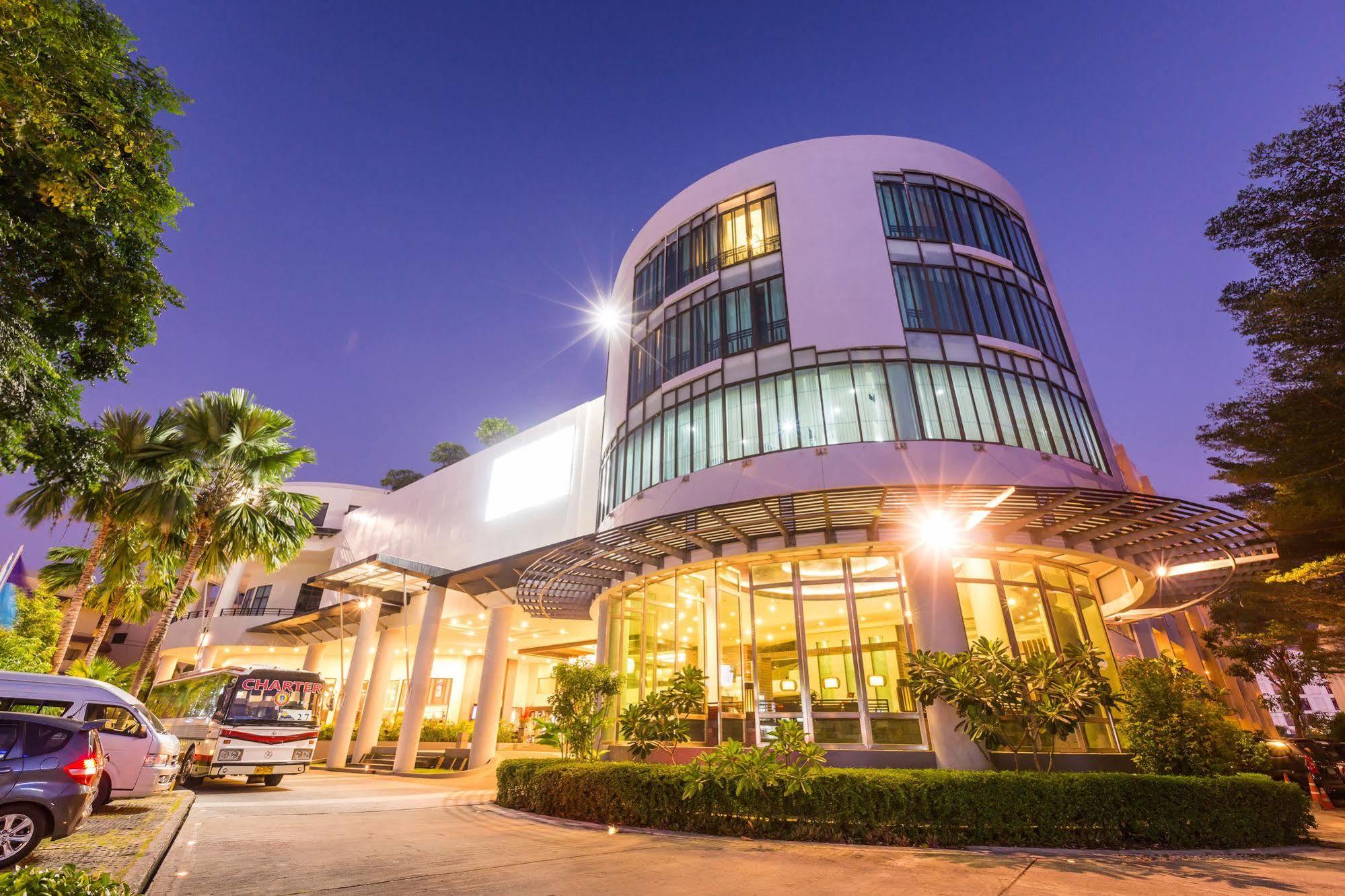 Hotel Deevana Plaza Phuket - Sha Extra Patong